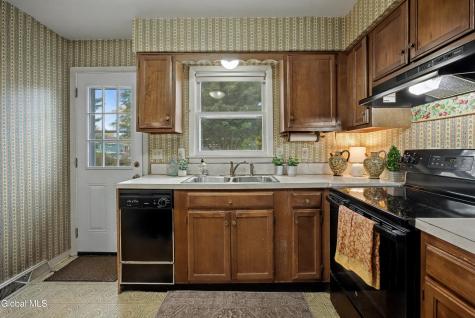 28 Red Fox Drive Colonie NY 12205