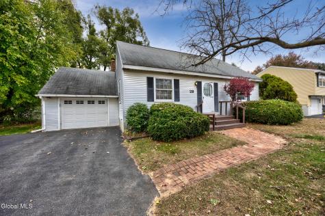 28 Red Fox Drive Colonie NY 12205