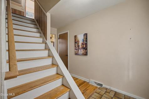 28 Red Fox Drive Colonie NY 12205