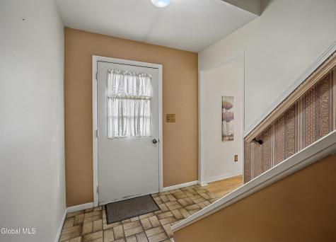 28 Red Fox Drive Colonie NY 12205