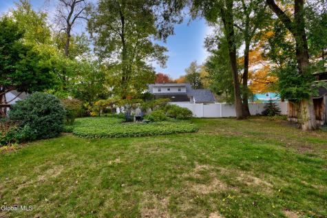 28 Red Fox Drive Colonie NY 12205