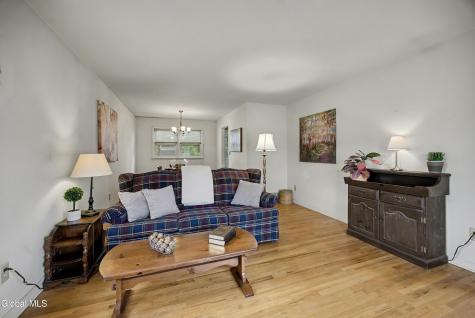 28 Red Fox Drive Colonie NY 12205