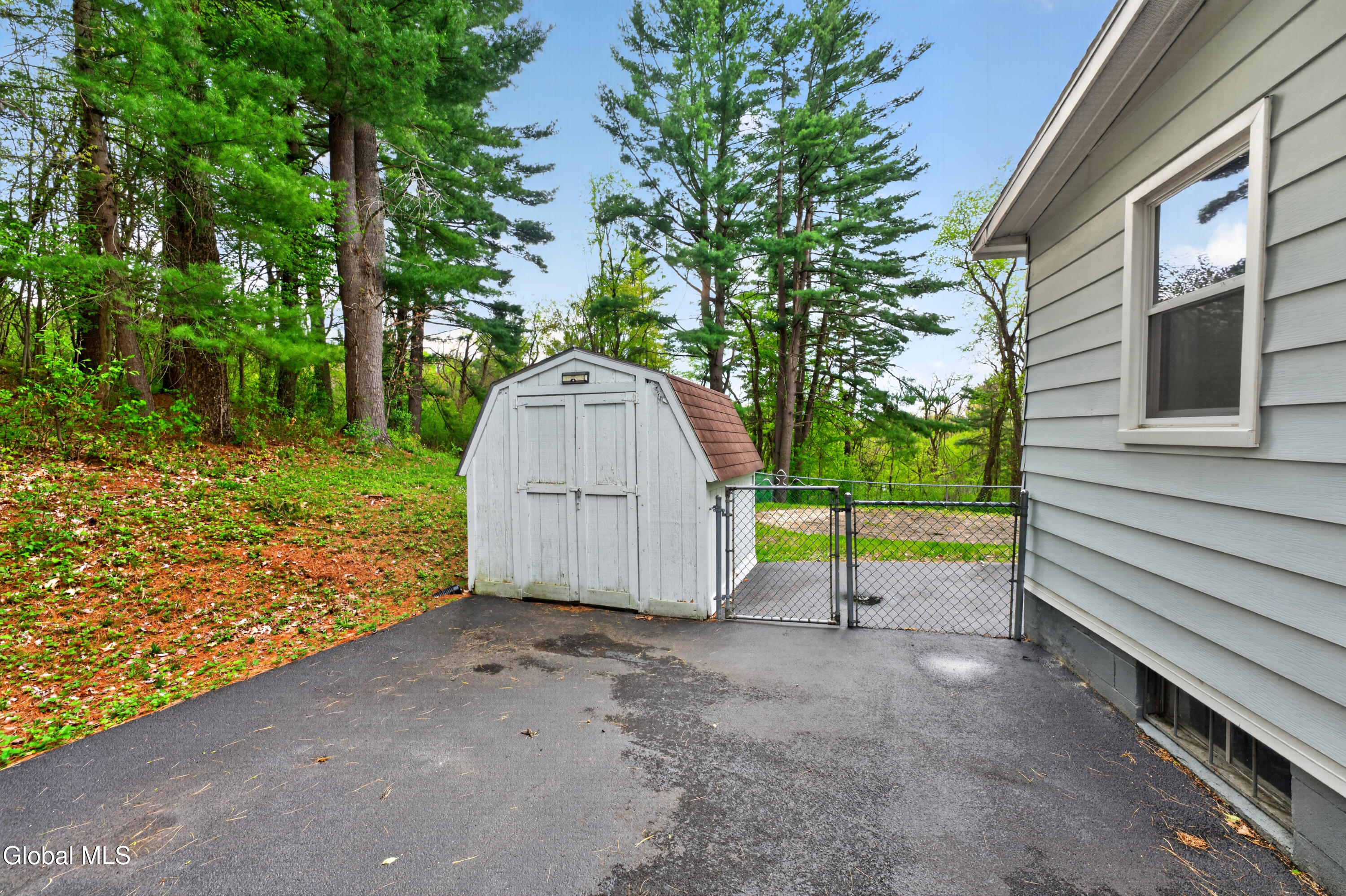 733 Pine Woods Road Melrose NY 12121
