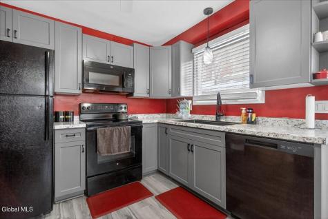 37 Hillcrest Avenue Albany NY 12203