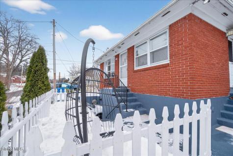 37 Hillcrest Avenue Albany NY 12203