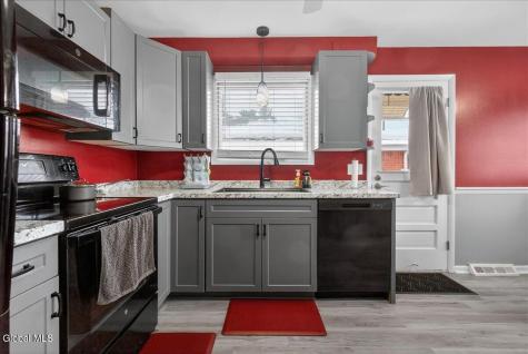 37 Hillcrest Avenue Albany NY 12203