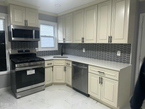 740 Hamilton Street Schenectady NY 12307