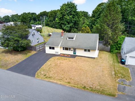 25 Dorwood Drive Loudonville NY 12211