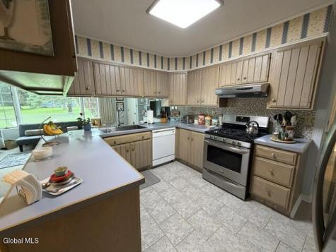 28 Fay Street Gloversville NY 12078