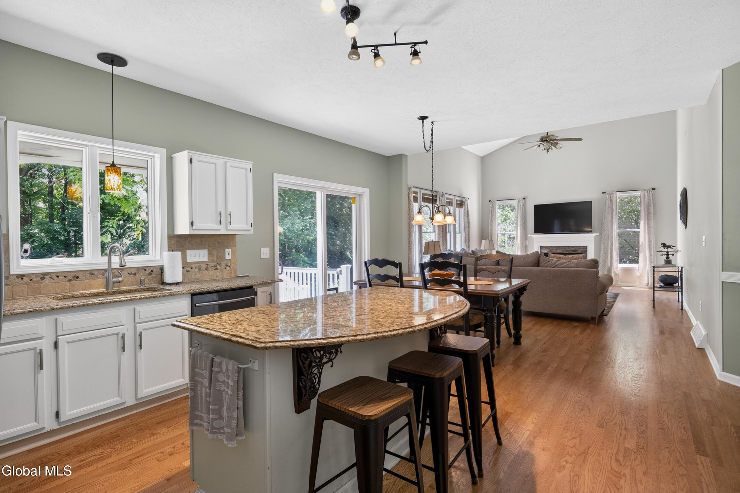34 Castle Pines Clifton Park NY 12065