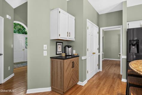 34 Castle Pines Clifton Park NY 12065