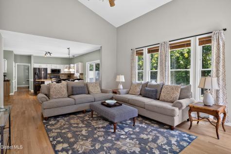 34 Castle Pines Clifton Park NY 12065