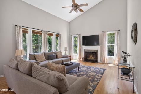34 Castle Pines Clifton Park NY 12065
