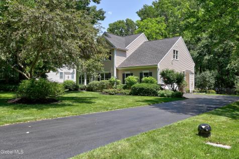 34 Castle Pines Clifton Park NY 12065