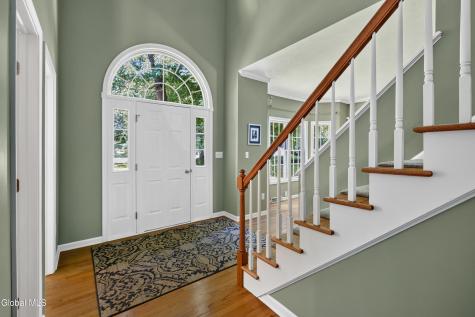 34 Castle Pines Clifton Park NY 12065