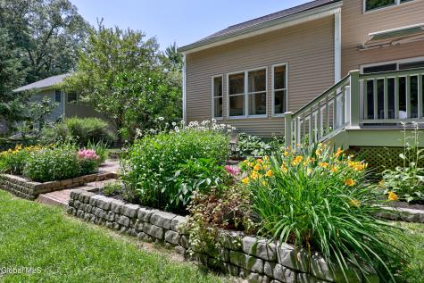 34 Castle Pines Clifton Park NY 12065