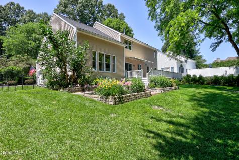 34 Castle Pines Clifton Park NY 12065