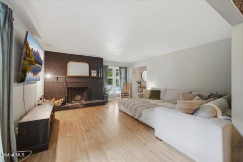 85 Southbury Road Clifton Park NY 12065