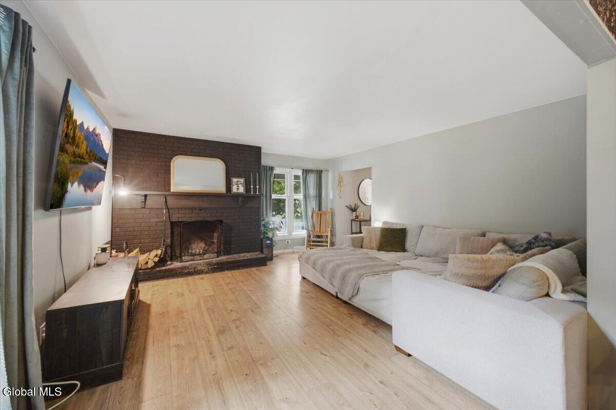 85 Southbury Road Clifton Park NY 12065