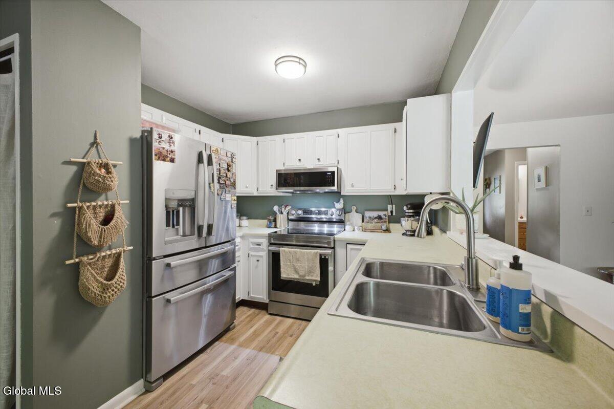 85 Southbury Road Clifton Park NY 12065