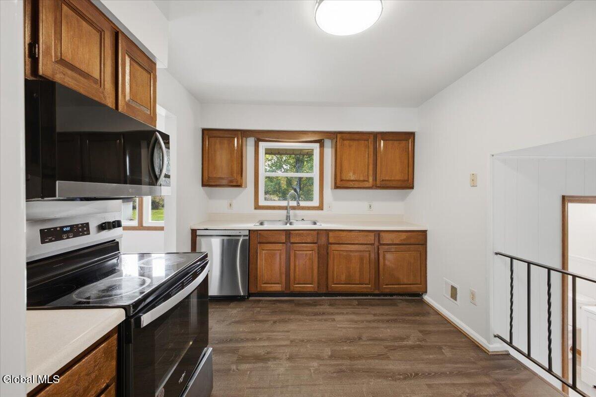 1 Starboard Court Waterford NY 12188