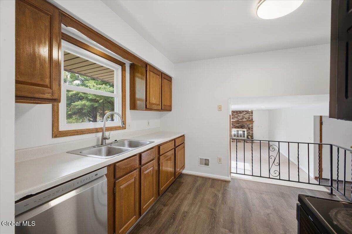 1 Starboard Court Waterford NY 12188