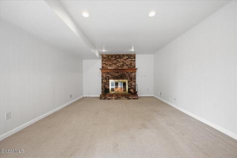 1 Starboard Court Waterford NY 12188