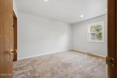 1 Starboard Court Waterford NY 12188