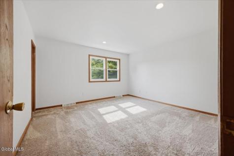 1 Starboard Court Waterford NY 12188