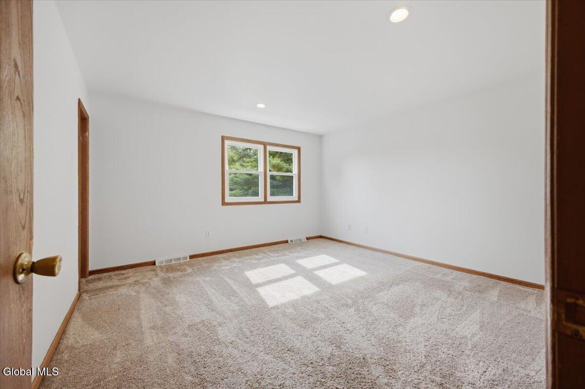 1 Starboard Court Waterford NY 12188