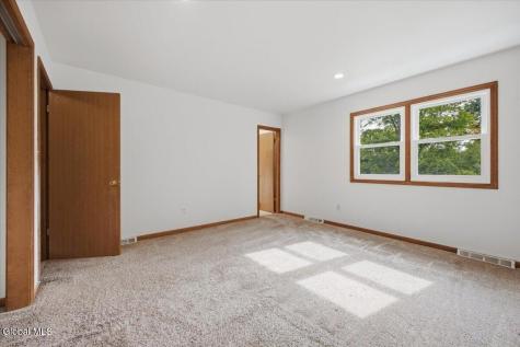 1 Starboard Court Waterford NY 12188