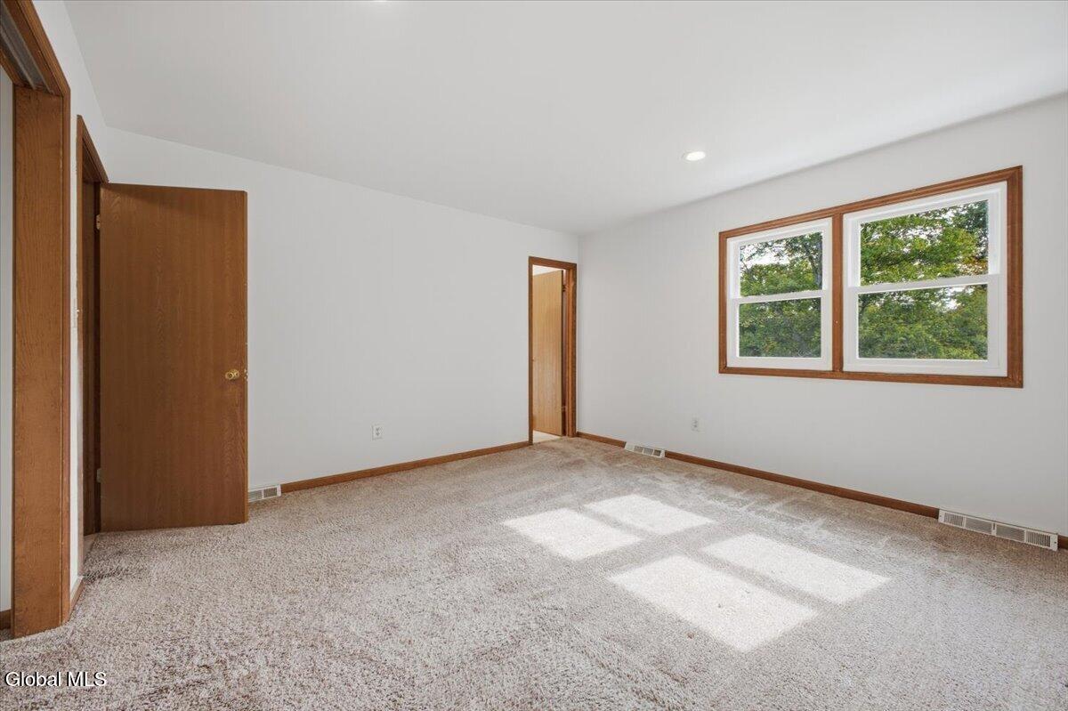 1 Starboard Court Waterford NY 12188
