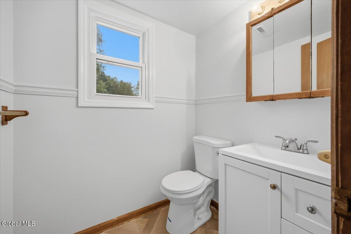 1 Starboard Court Waterford NY 12188
