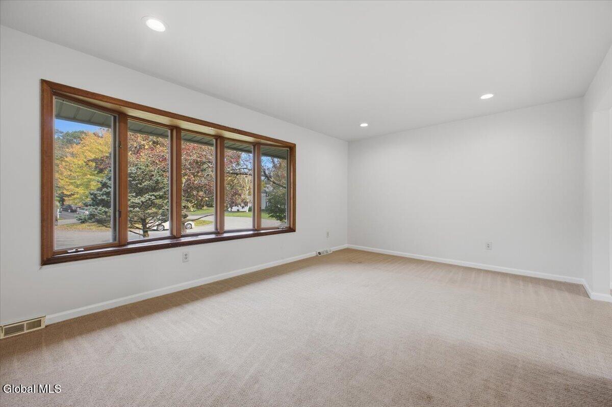 1 Starboard Court Waterford NY 12188