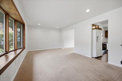 1 Starboard Court Waterford NY 12188