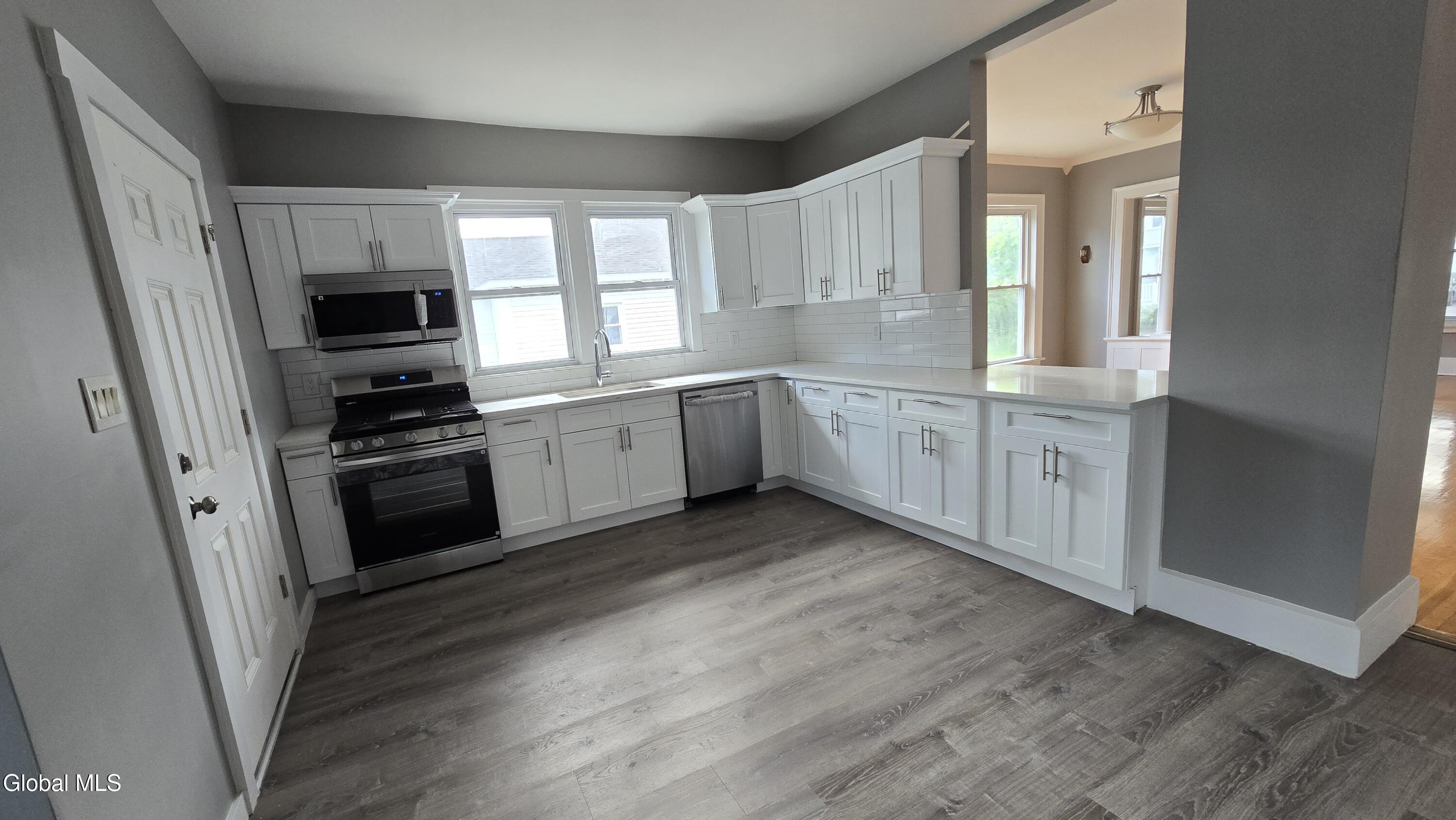26 Lawnwood Avenue Schenectady NY 12304