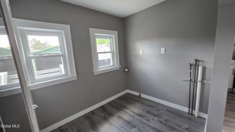 26 Lawnwood Avenue Schenectady NY 12304