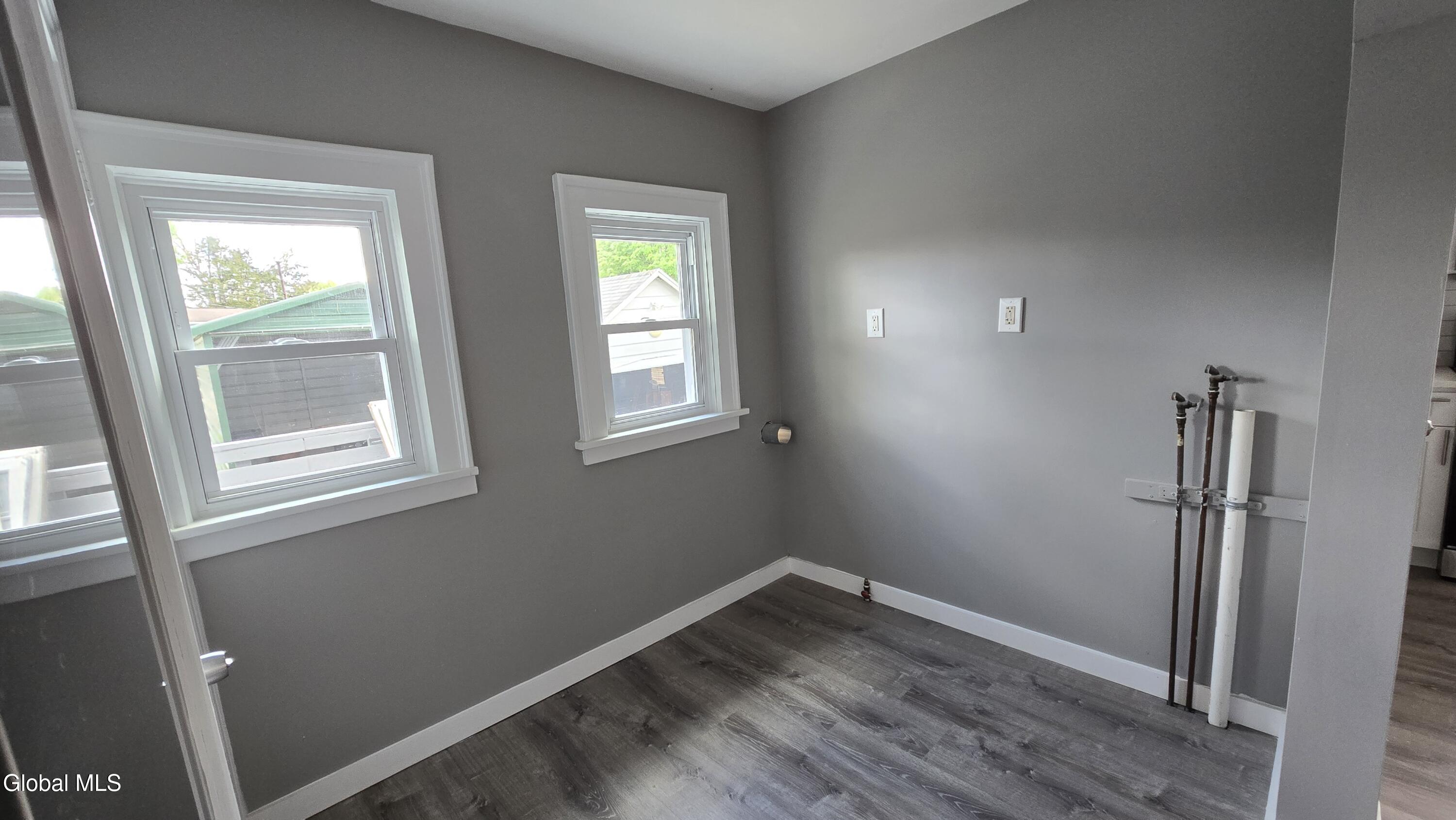 26 Lawnwood Avenue Schenectady NY 12304