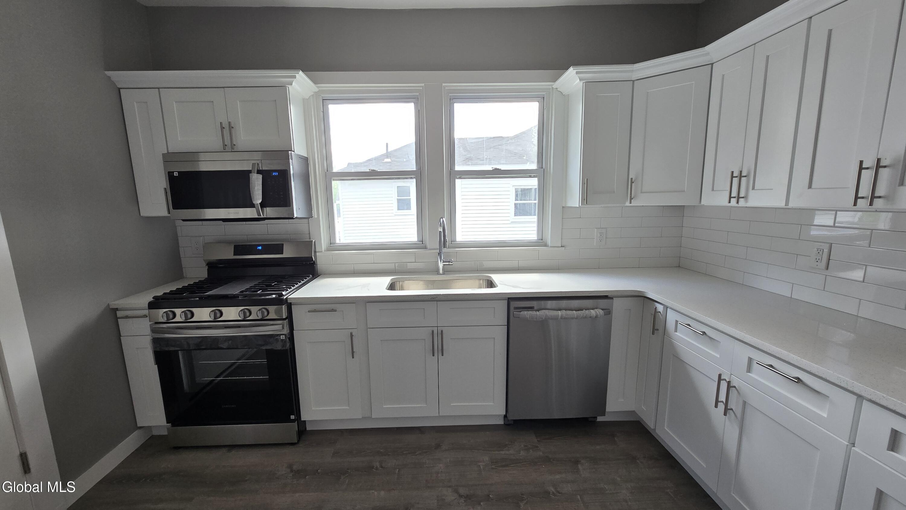 26 Lawnwood Avenue Schenectady NY 12304