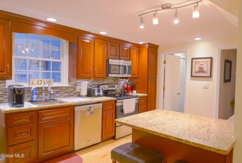 103 Steeple Way Rotterdam NY 12306