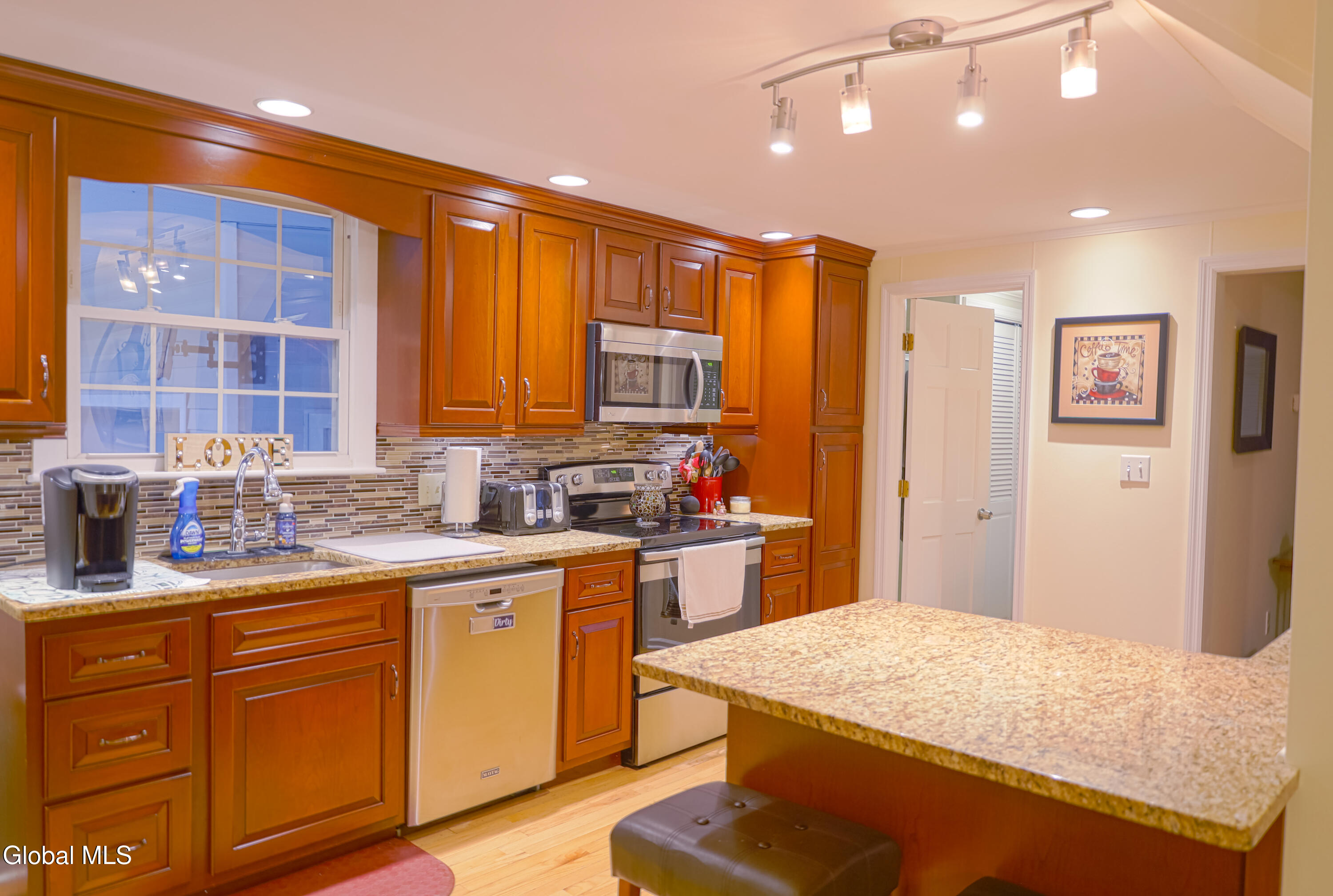 103 Steeple Way Rotterdam NY 12306