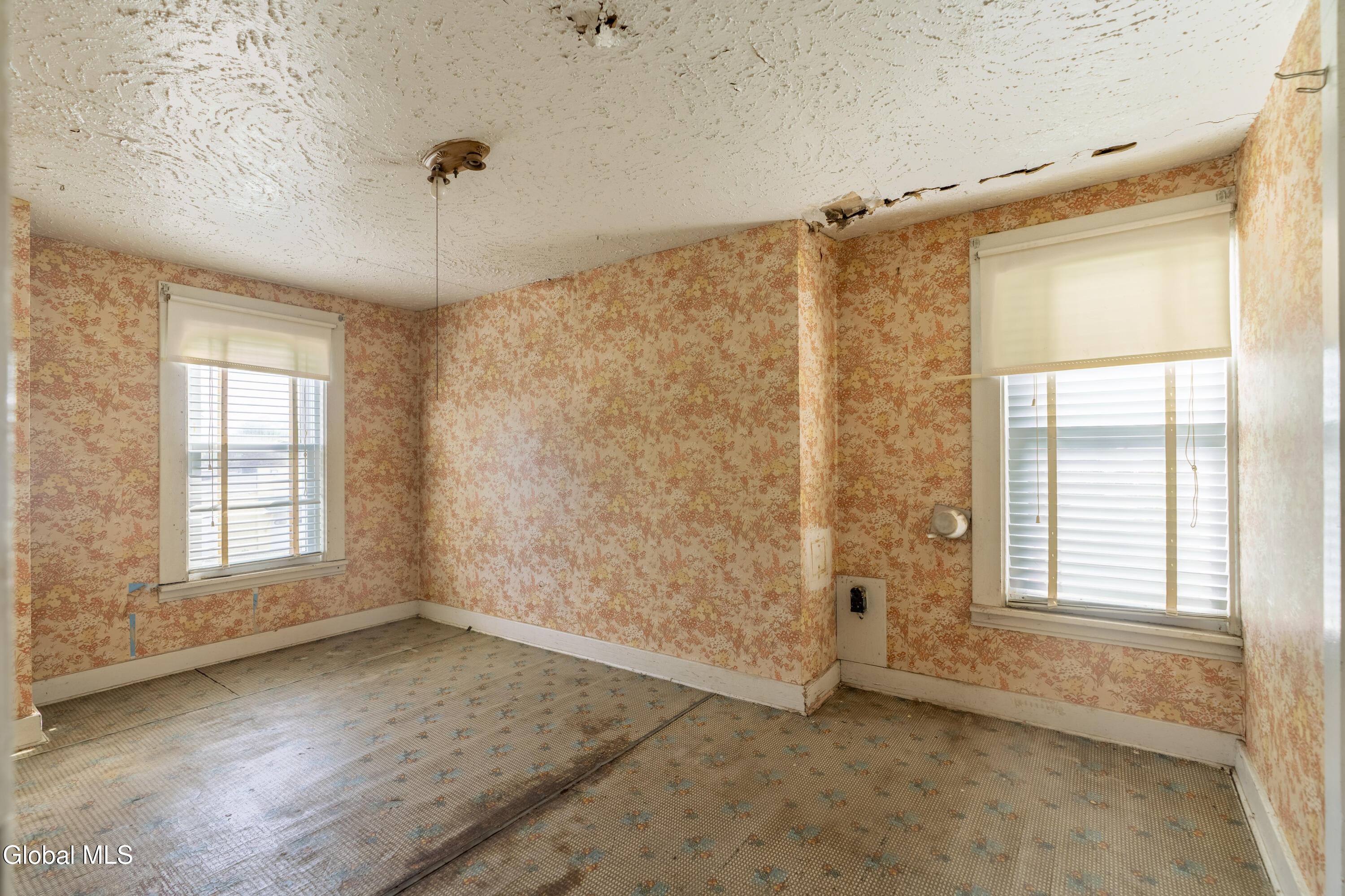 27 Woodard Street Glens Falls NY 12801