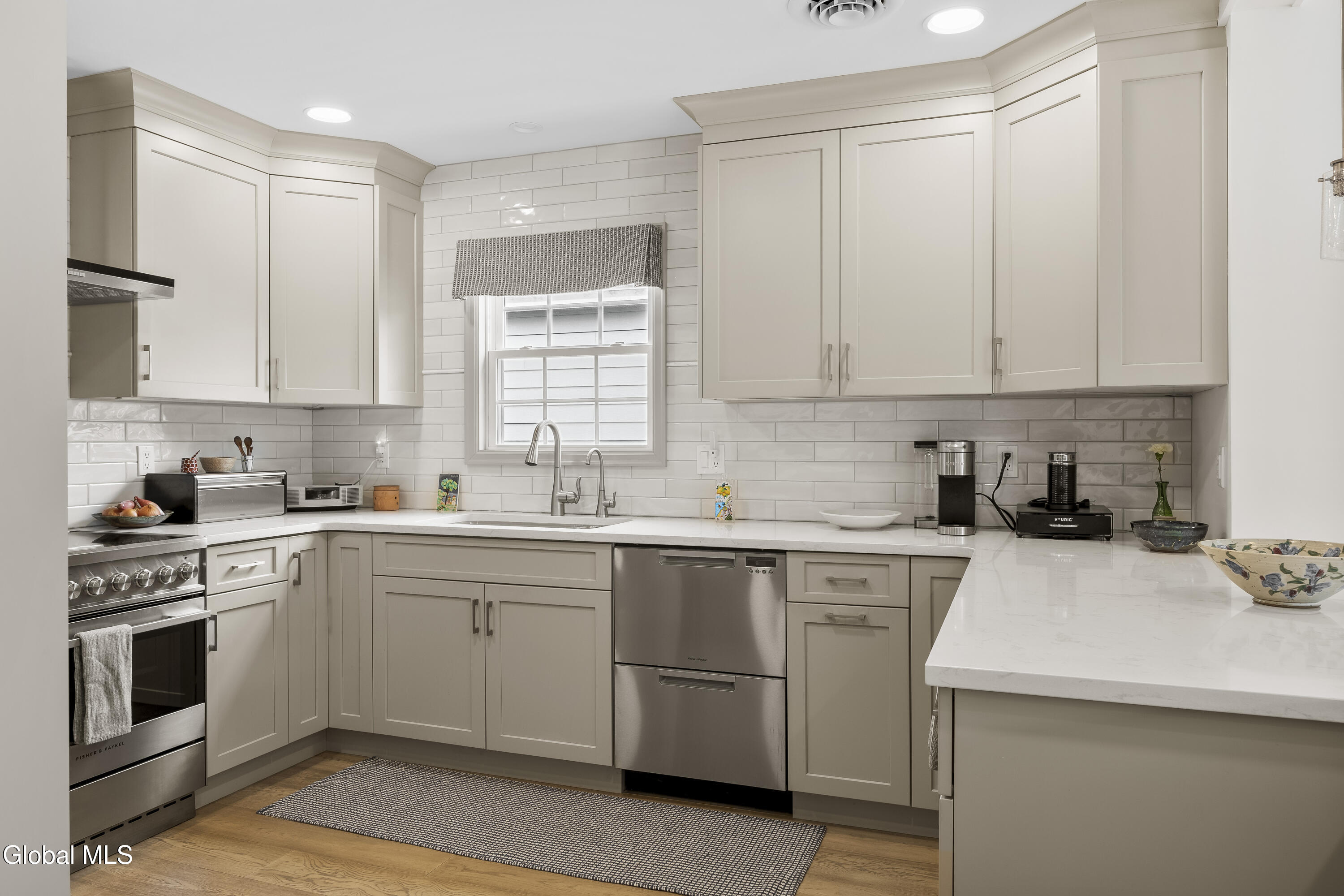 27 Almond Street Gloversville NY 12078