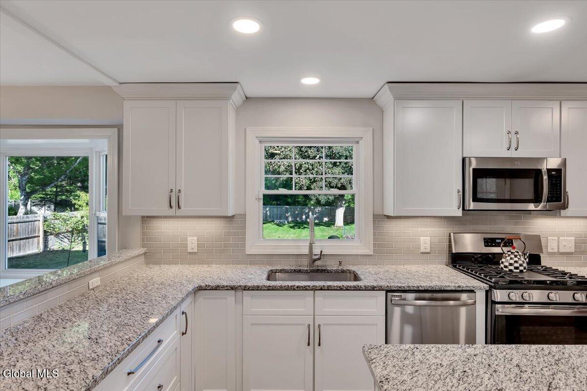 3025 Evelyn Drive Guilderland NY 12303