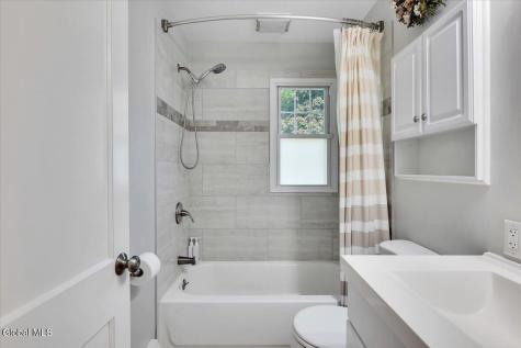 3025 Evelyn Drive Guilderland NY 12303