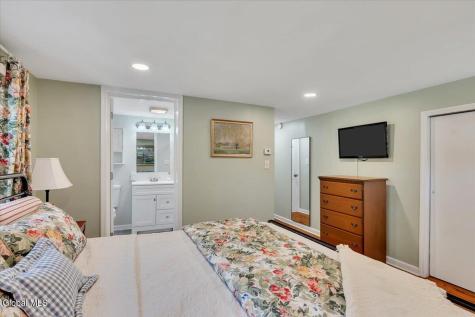 3025 Evelyn Drive Guilderland NY 12303