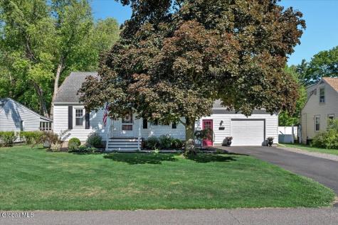 3025 Evelyn Drive Guilderland NY 12303