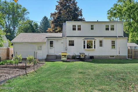 3025 Evelyn Drive Guilderland NY 12303
