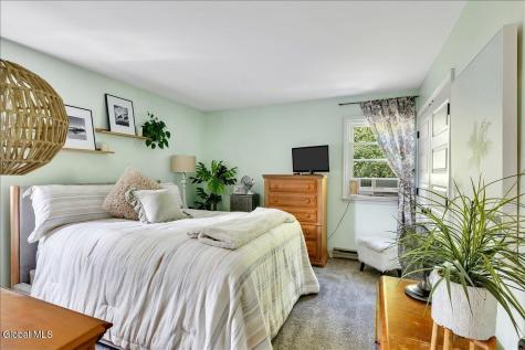 48 Berwyn Street Schenectady NY 12304