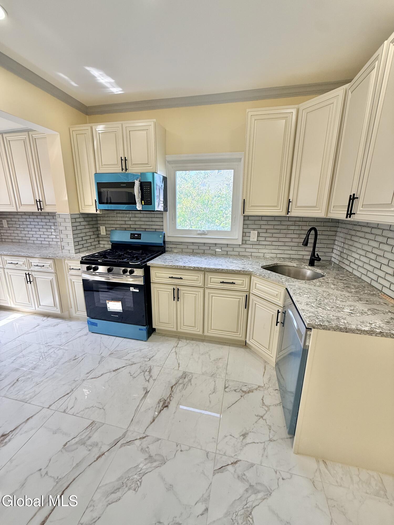 822 Sargent Place Schenectady NY 12303